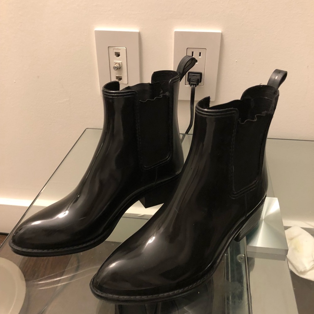 Jeffrey Campbell rain booties perfect condition!
